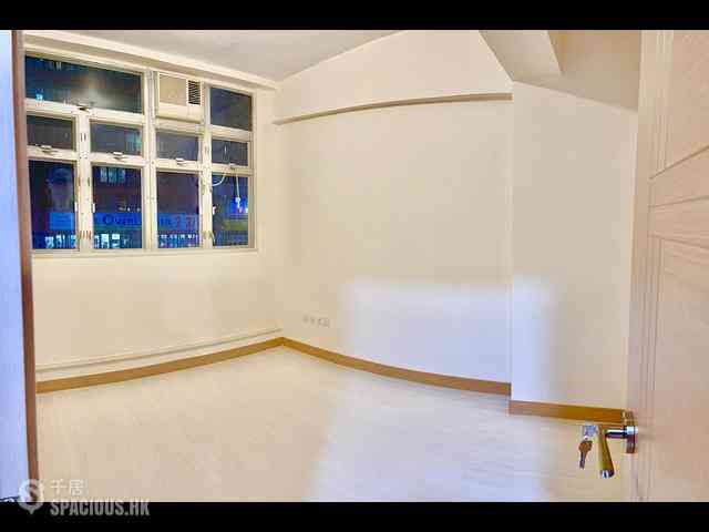 Causeway Bay - Island Building 04