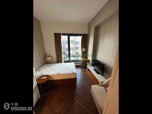 Shek Tong Tsui - One South Lane 01