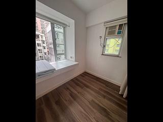 Sai Ying Pun - Hoi Sing Building Block 1 04
