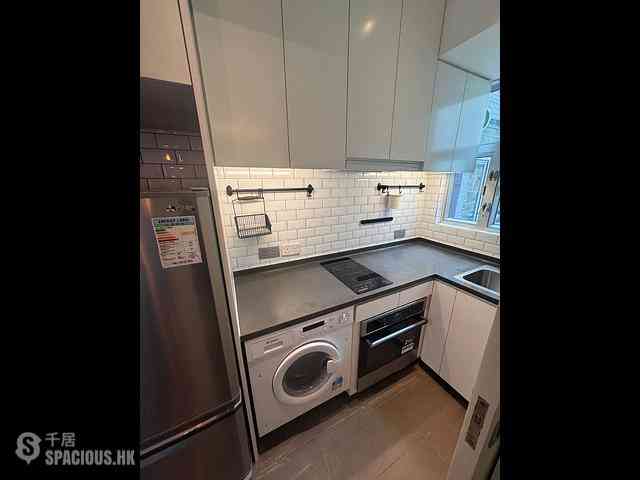 Sai Ying Pun - Hoi Sing Building Block 1 08