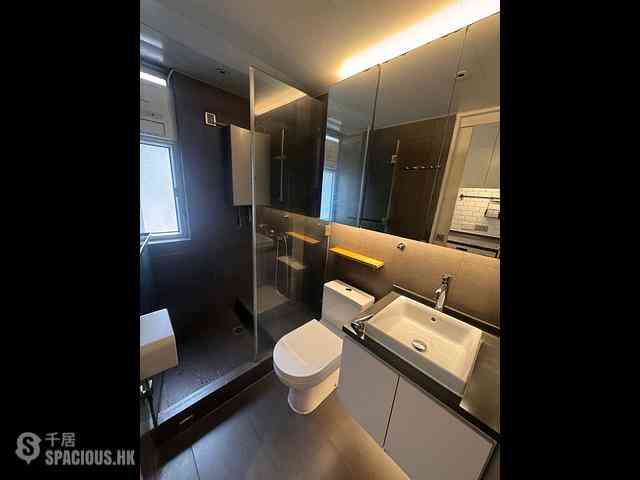 Sai Ying Pun - Hoi Sing Building Block 1 09