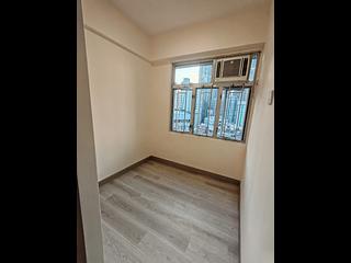 Shek Tong Tsui - Chong Yip Centre Block B 03