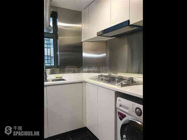 Tai Kok Tsui - Park Avenue Phase 1 Block 8 04