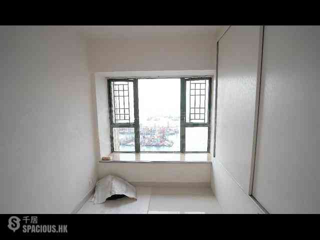 Tai Kok Tsui - Park Avenue Phase 1 Block 8 09