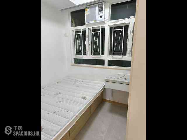 Sai Ying Pun - Hang Yue Building 07