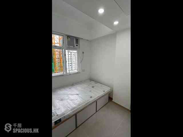 Sai Ying Pun - Hang Yue Building 08