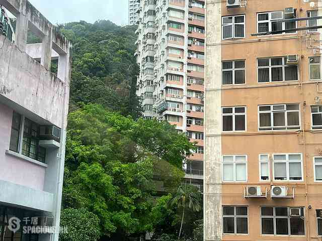 Wan Chai - Kin On Building 04