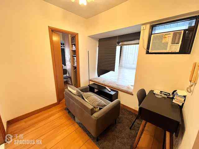 Wan Chai - 112, Johnston Road 01