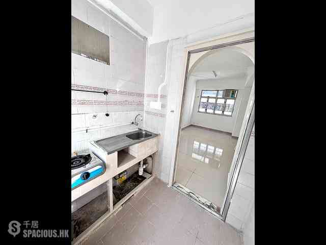 Wan Chai - Kin On House 08