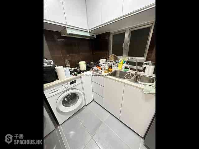 Causeway Bay - Jardine Building 05