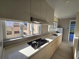 Stanley - Redhill Peninsula Site A (Phase 4) Block 9 07