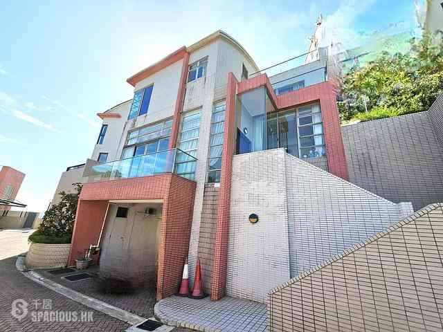 The Peak - Sunshine Villa 01
