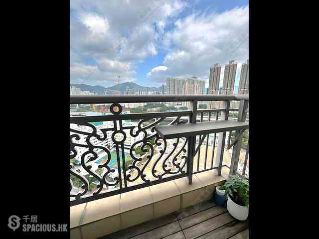 Tai Kok Tsui - Hampton Place 01