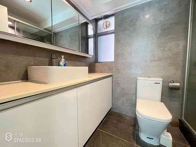 West Kowloon - The Waterfront Phase 2 Block 7 04
