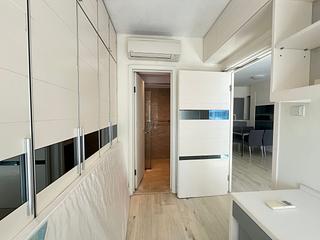 West Kowloon - The Waterfront Phase 2 Block 7 05