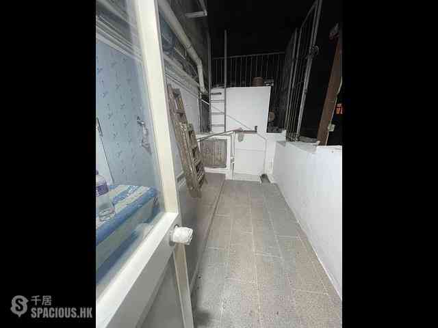 Sheung Wan - On Wah Building 04