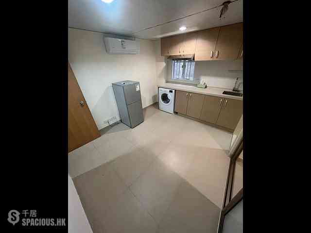 Sheung Wan - 70, Des Voeux Road West 04
