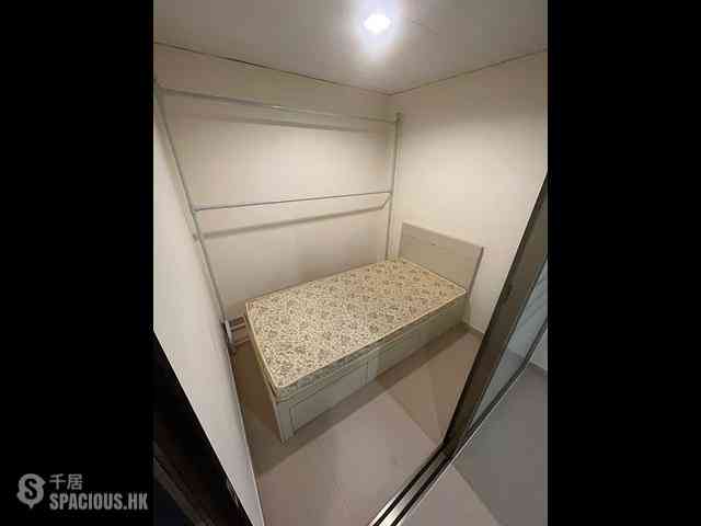 Sheung Wan - 70, Des Voeux Road West 05