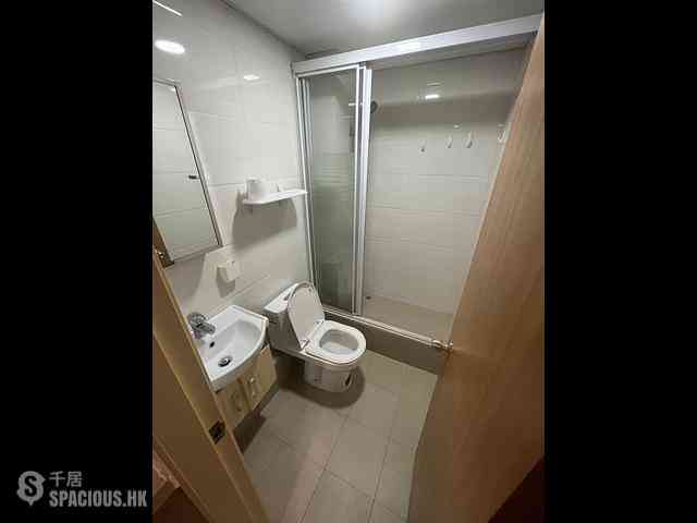 Sheung Wan - 70, Des Voeux Road West 06