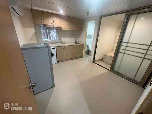 Sheung Wan - 70, Des Voeux Road West 01