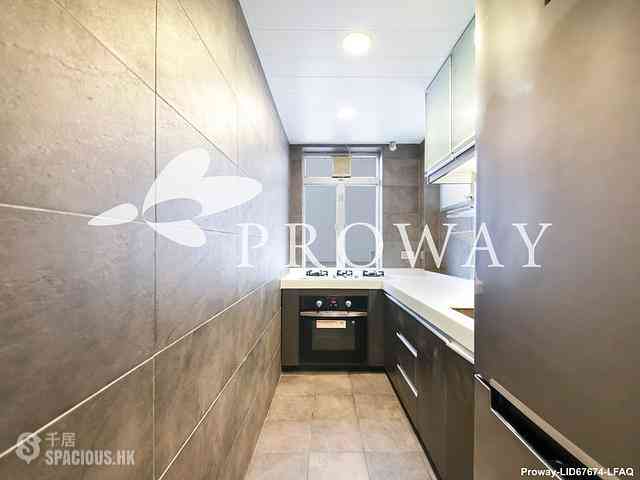 Mid Levels Central - Mackenny Court 08