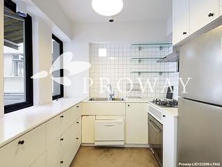 Central - 41-43, Gough Street 06