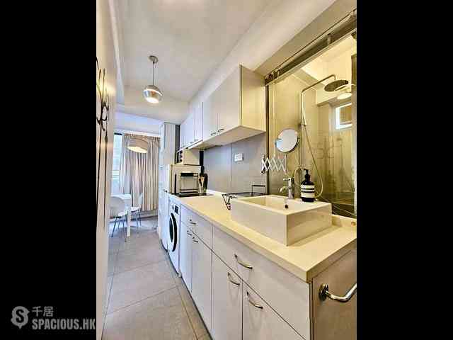 Wan Chai - Lok Ku House 11