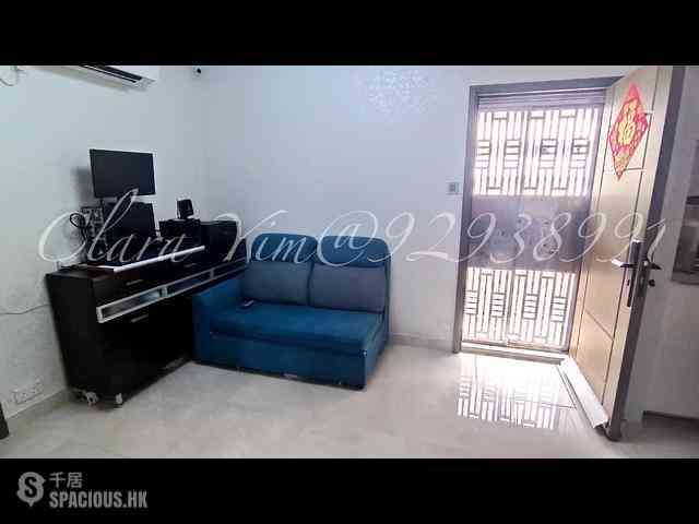 Chung Hom Kok - Lung Yan Court 02