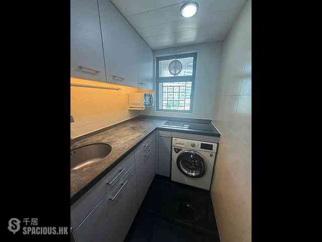 Tai Kok Tsui - Park Avenue Phase 1 Block 7 06