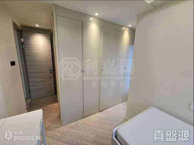 North Point - Fleur Pavilia Tower 2 03