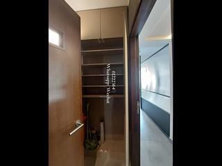Poho - 242-244, Hollywood Road 07