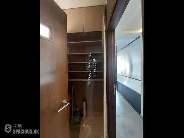 Poho - 242-244, Hollywood Road 07
