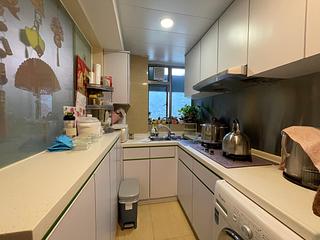 Tung Chung - Caribbean Coast Phase 2 Albany Cove Tower 7 07