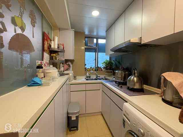 Tung Chung - Caribbean Coast Phase 2 Albany Cove Tower 7 07
