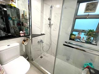 Tung Chung - Caribbean Coast Phase 2 Albany Cove Tower 7 12