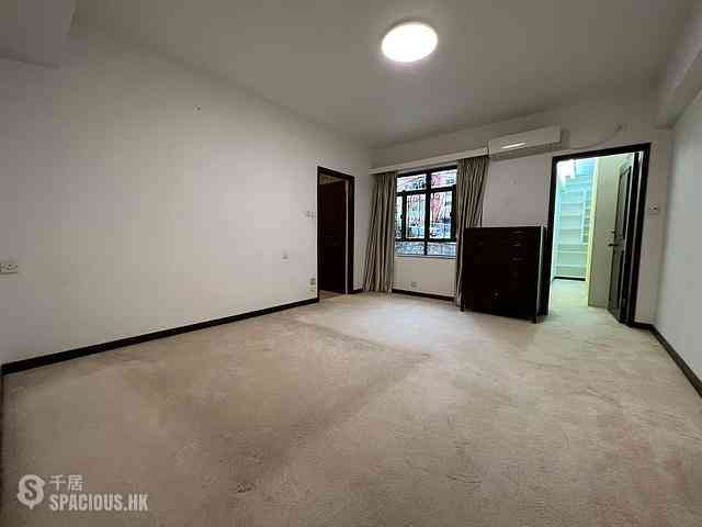 Happy Valley - 9, Broom Road 01