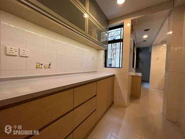 Happy Valley - 9, Broom Road 04