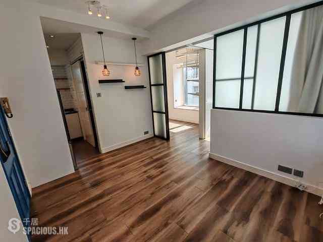 Sai Ying Pun - Hoi Sing Building Block 1 01