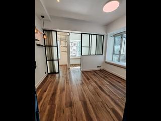 Sai Ying Pun - Hoi Sing Building Block 1 02