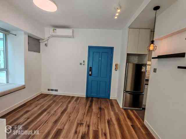 Sai Ying Pun - Hoi Sing Building Block 1 04
