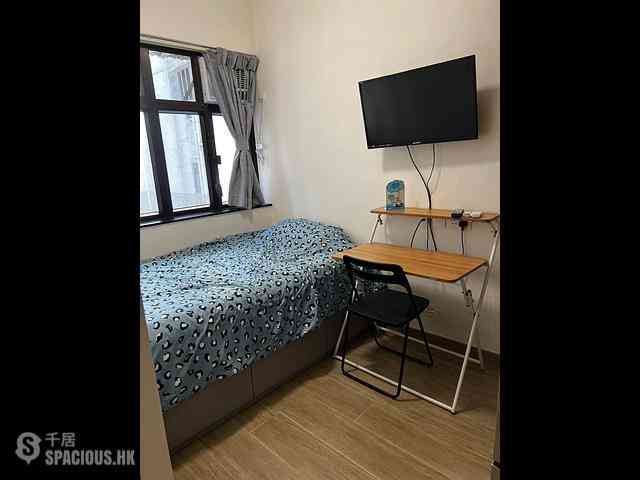 Wan Chai - Hung Yip Building 04
