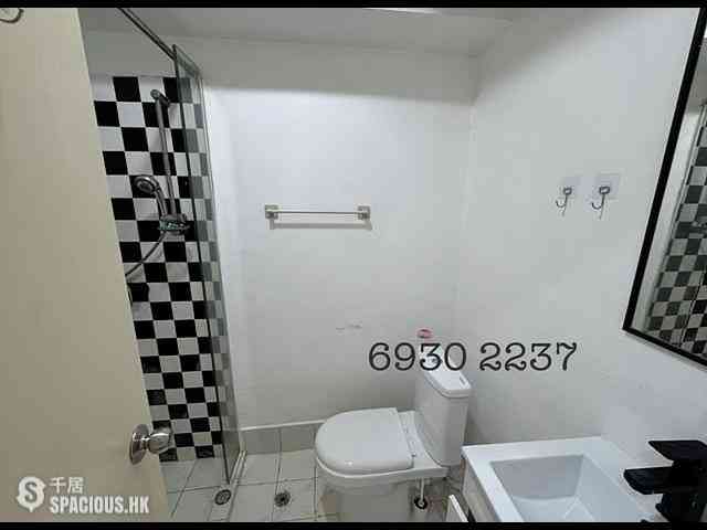 Sheung Wan - 109-111, Wing Lok Street 02