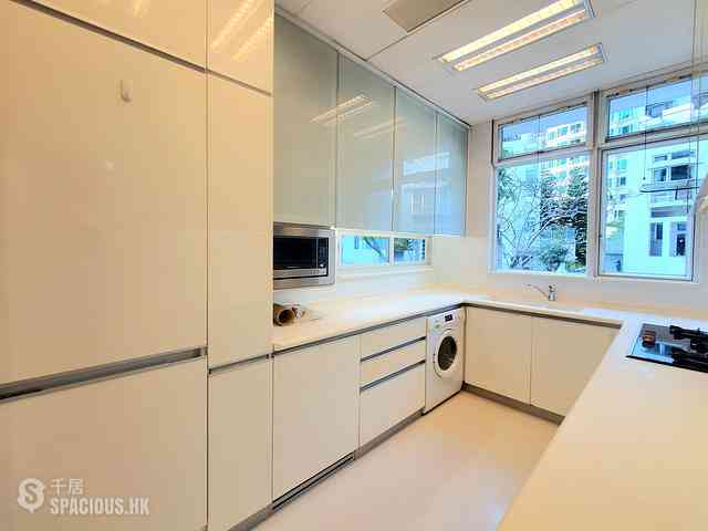 Tung Chung - Coastal Skyline Phase 2 Le Bleu 17
