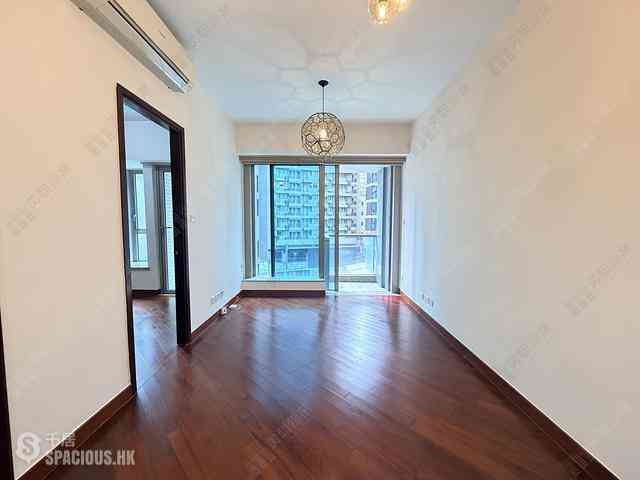 Wan Chai - The Avenue Phase 1 01