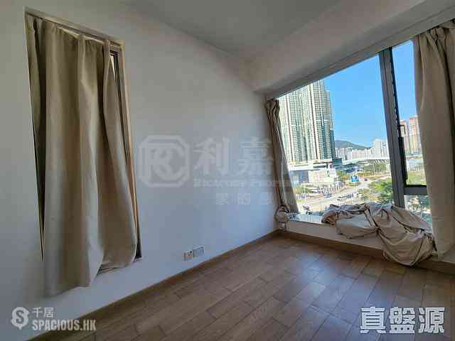 Tseung Kwan O - Savannah Block 1 03
