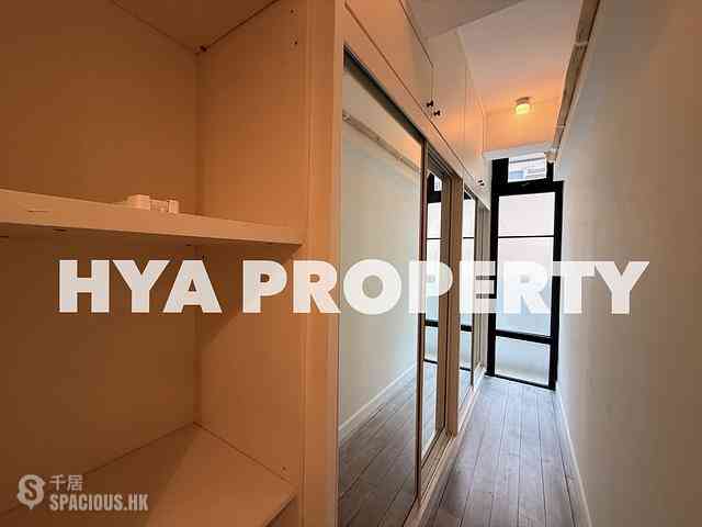 Central - 44, Gough Street 06