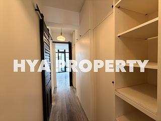 Central - 44, Gough Street 08