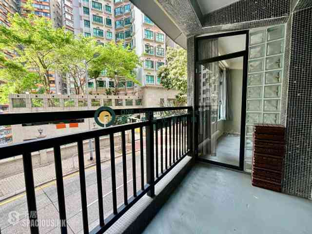 Mid Levels West - Fook Wah Mansions 02