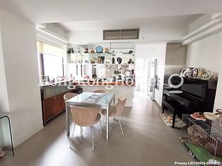 Happy Valley - 2, Wang Tak Street 02