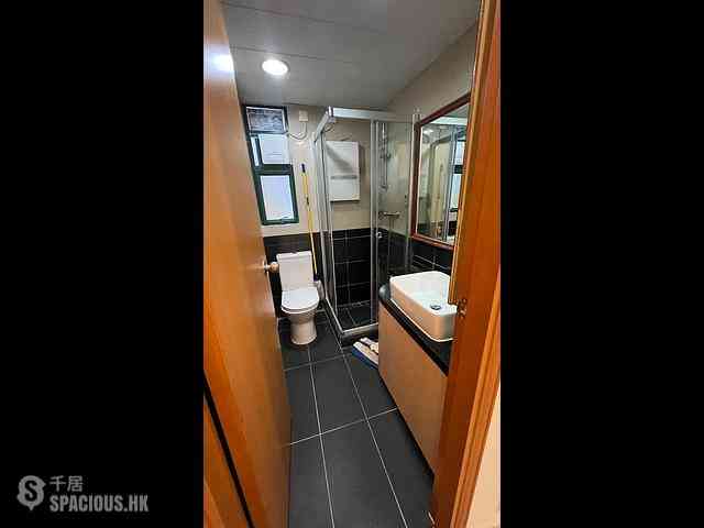 Shau Kei Wan - The Eastborne 01